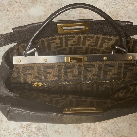 Fendi Peekaboo bag, brown leather, zucca print inside , no shoulder strap. - Picture 6 of 16
